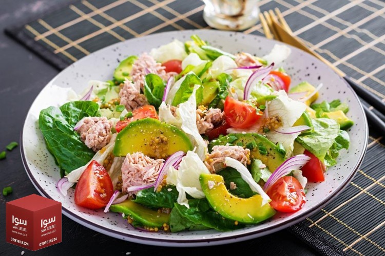 سلطة التونة بالخضروات