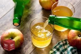 فوائد شرب خل التفاح مع الماء لصحة الجسم وتحسين الهضم وإنقاص الوزن